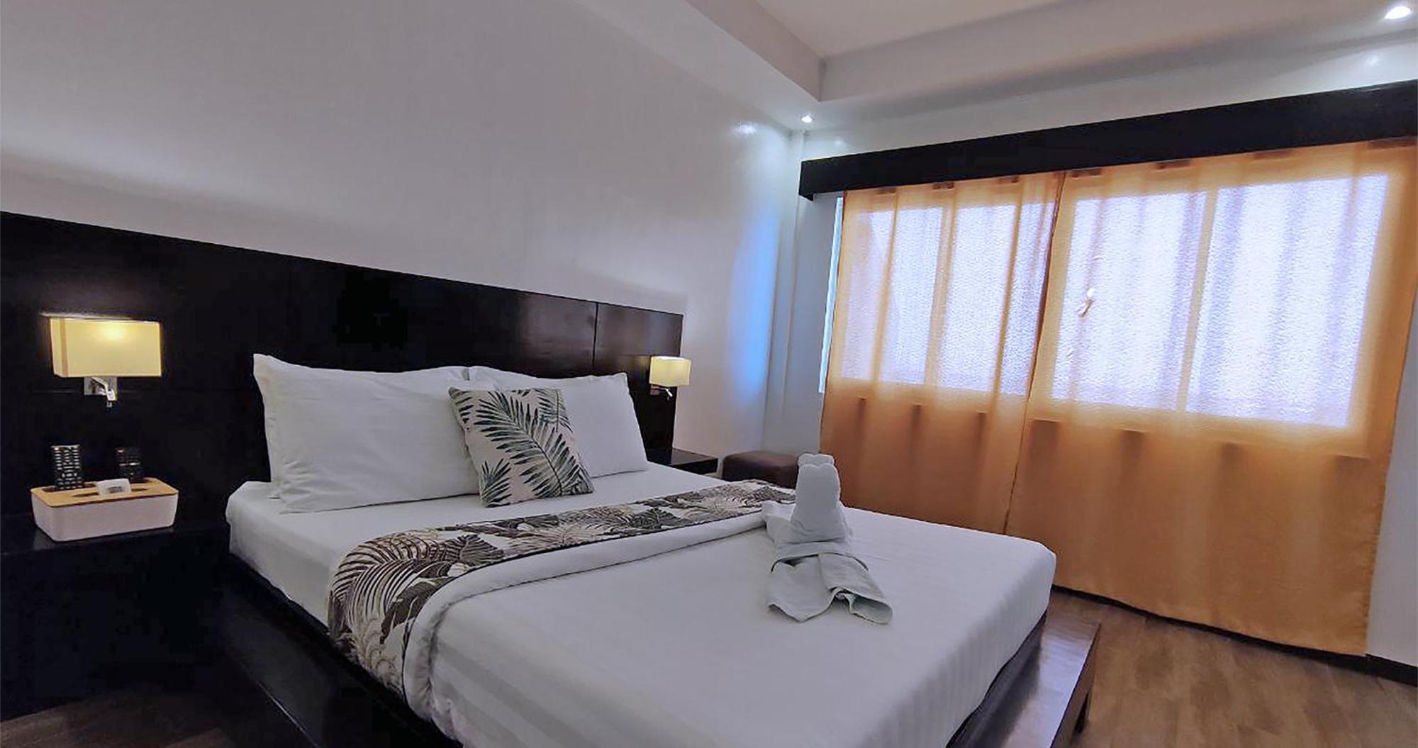 Casa Almarenzo Bed & Breakfast Bolinao Exterior foto