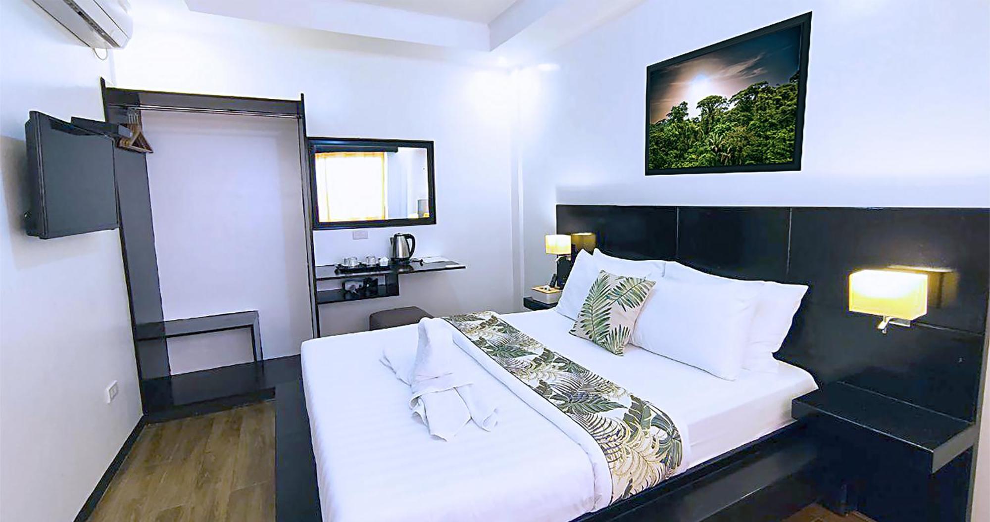 Casa Almarenzo Bed & Breakfast Bolinao Exterior foto
